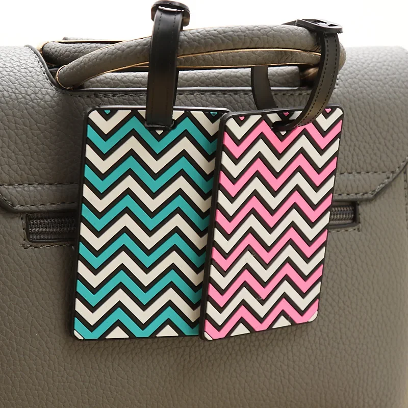 Étiquettes de bagage géométriq - Men Accessories Name avis et prix