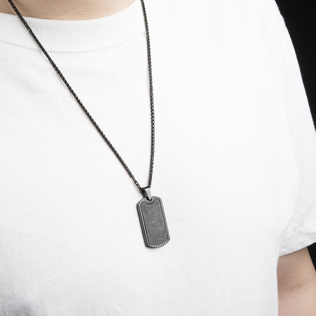 Pendentif en Fiber de carbone  - Men Accessories List avis et prix